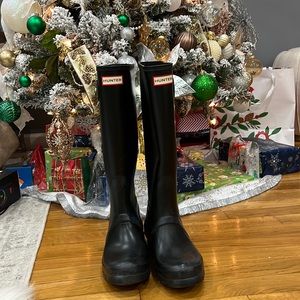 Hunter boots tall size 9
